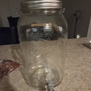 7 Liter Mason Glass Beverage Dispenser with Silver Lid